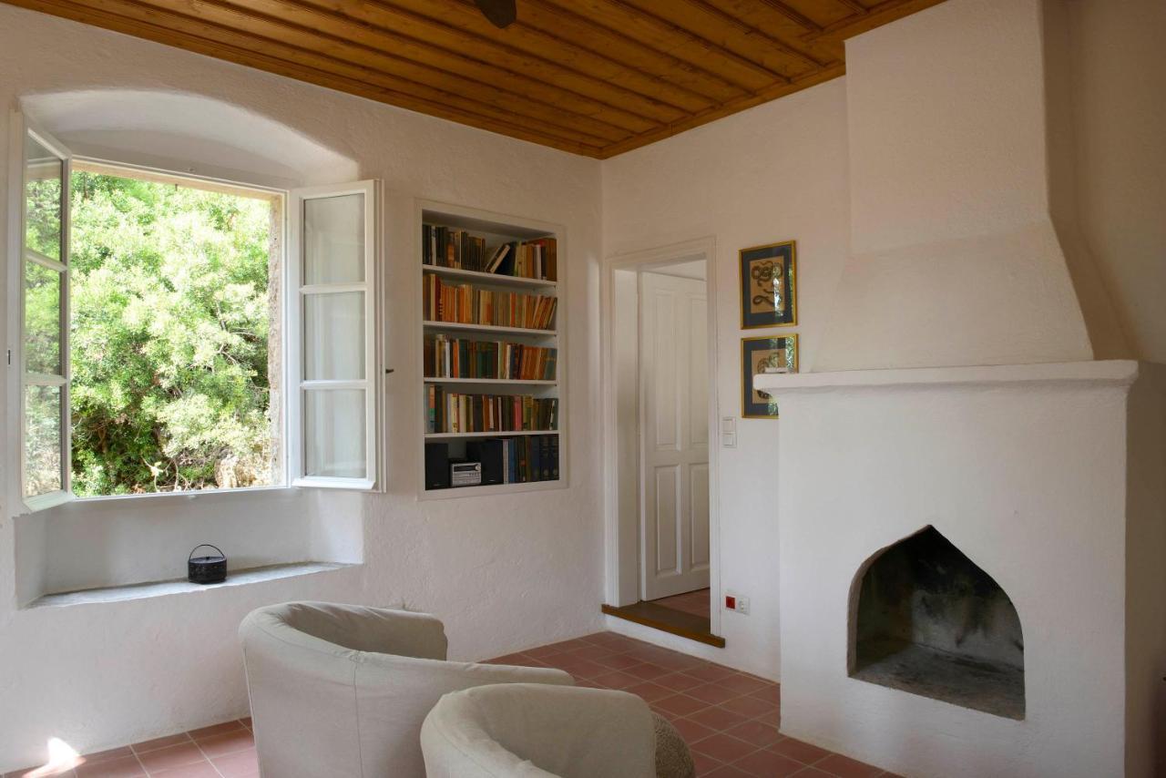 Patrick & Joan Leigh Fermor House Bed & Breakfast Kardhamili Bagian luar foto
