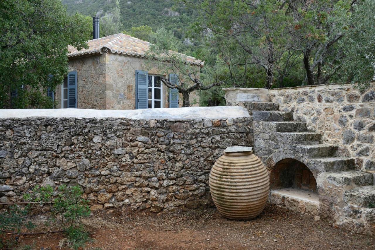 Patrick & Joan Leigh Fermor House Bed & Breakfast Kardhamili Bagian luar foto