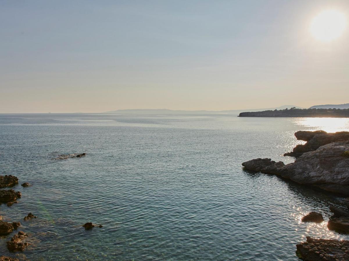 Patrick & Joan Leigh Fermor House Bed & Breakfast Kardhamili Bagian luar foto