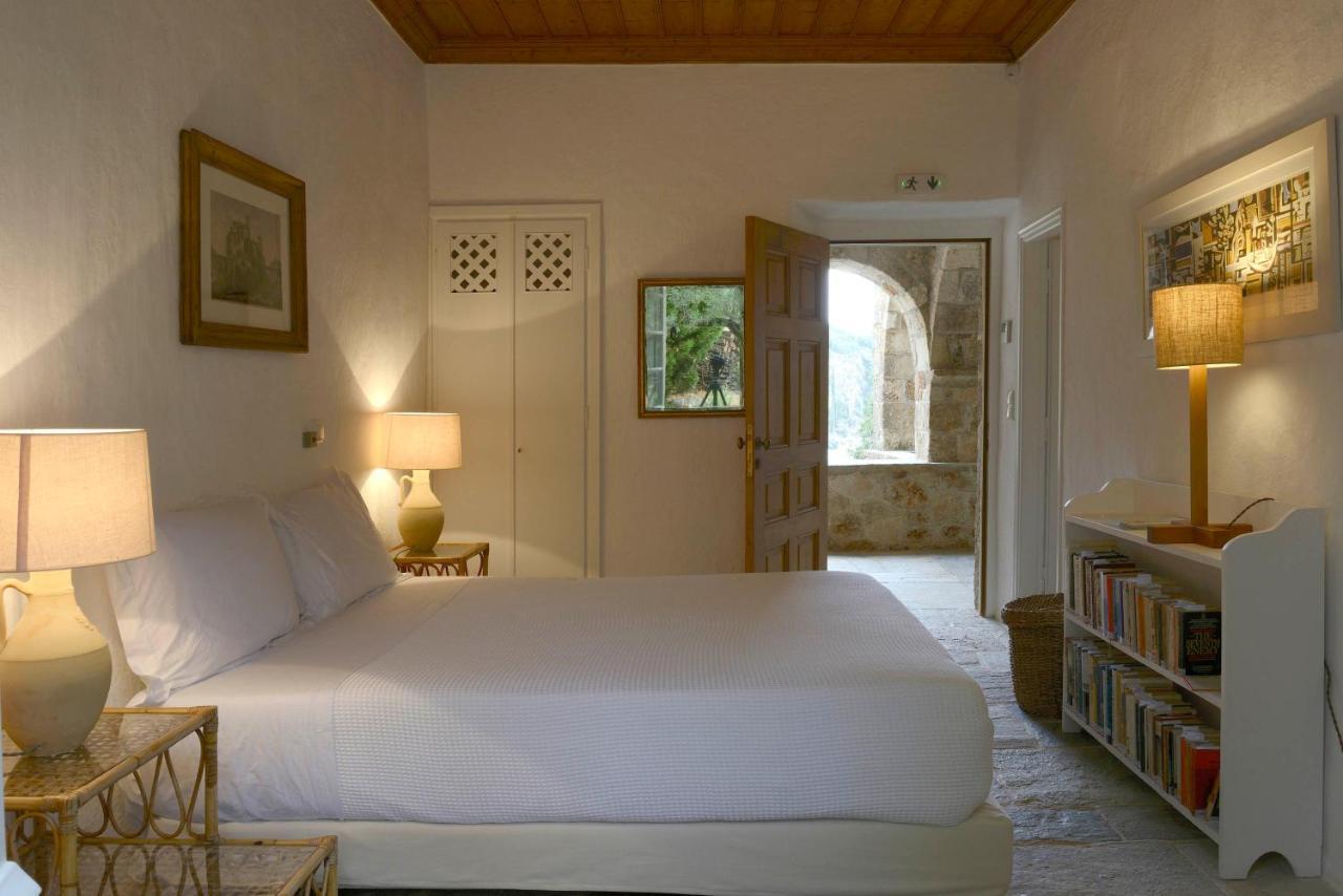Patrick & Joan Leigh Fermor House Bed & Breakfast Kardhamili Bagian luar foto