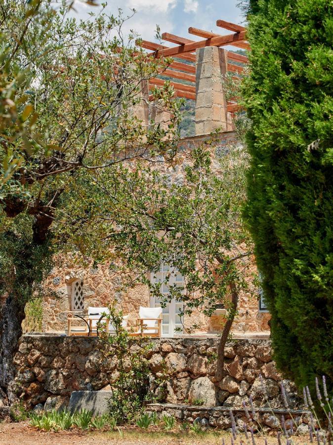 Patrick & Joan Leigh Fermor House Bed & Breakfast Kardhamili Bagian luar foto